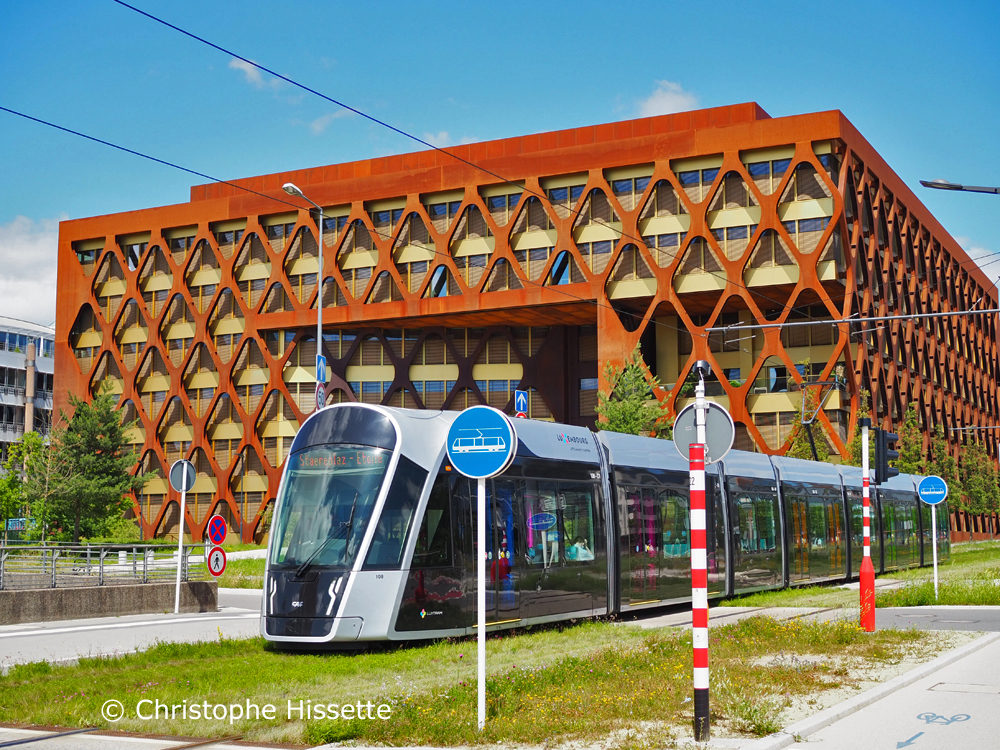 KPMG Luxembourg - Architect Valentiny Hvp, and tram, Kirchberg, Luxembourg City